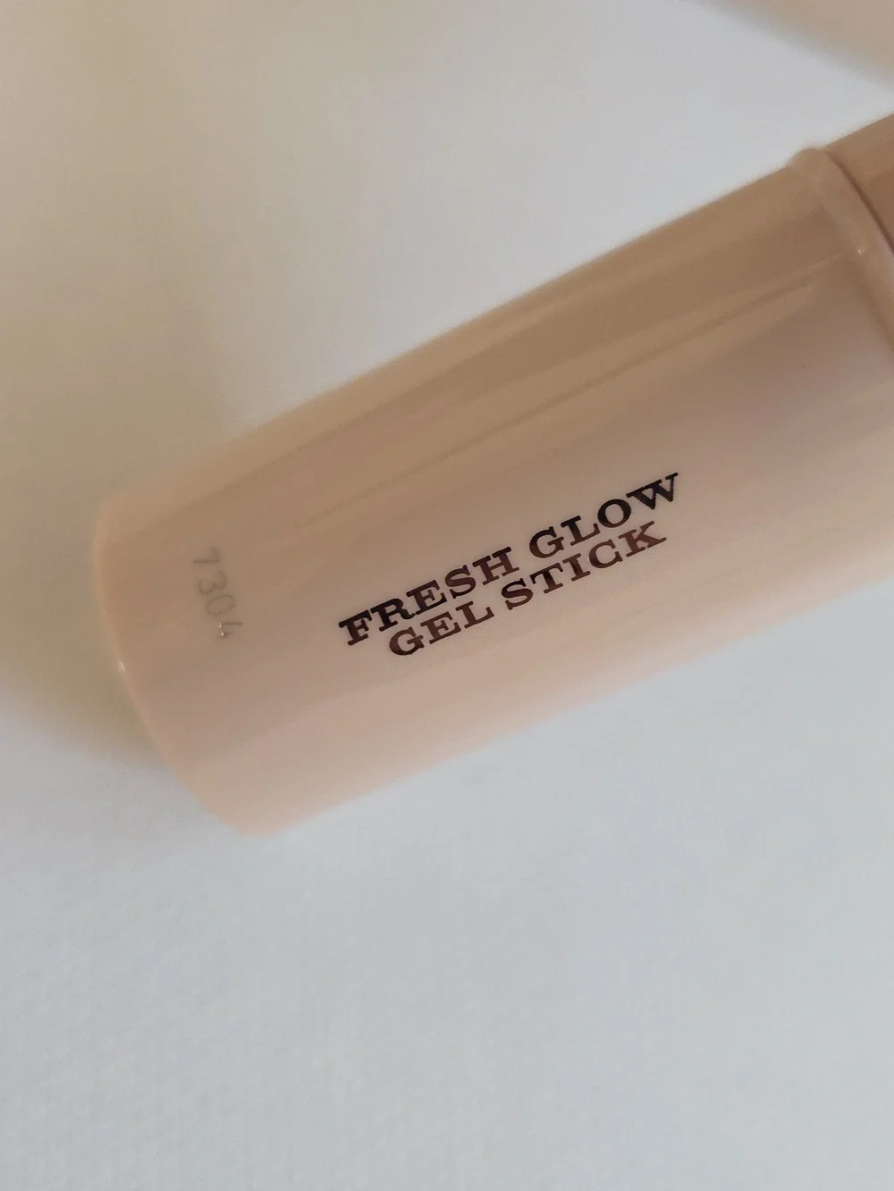 NIB BURBERRY Fresh Glow Gel Stick Foundation & Concealer in Rosy Ivory No. 09